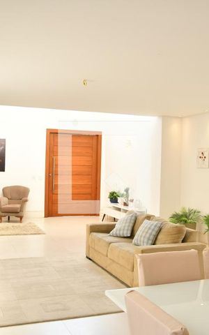 Casa de condomínio para alugar com 370m², 4 quartos e 6 vagasSala