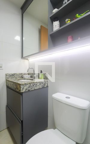 Apartamento à venda com 50m², 2 quartos e 1 vaga Apartamento à venda com 50m², 2 quartos e 1 vagaBanheiro social