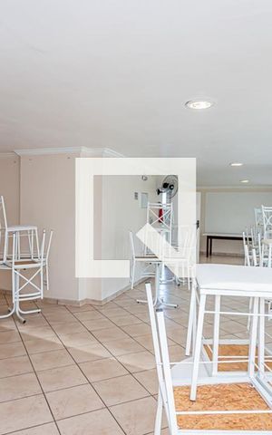 Apartamento à venda com 53m², 2 quartos e 1 vaga Apartamento à venda com 53m², 2 quartos e 1 vagaÁrea comum - Salão de festas