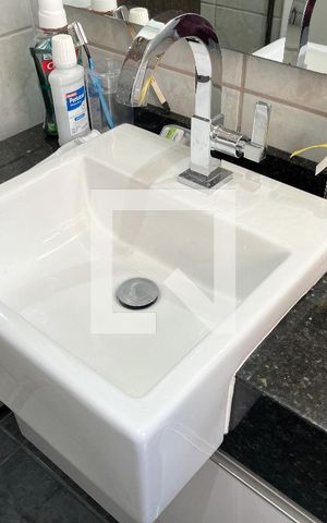 Apartamento à venda com 53m², 2 quartos e 1 vaga Apartamento à venda com 53m², 2 quartos e 1 vagaBanheiro