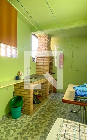 Casa à venda com 218m², 3 quartos e 2 vagas Casa à venda com 218m², 3 quartos e 2 vagasÁrea de Serviço e Churrasqueira
