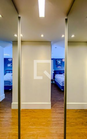 Apartamento para alugar com 80m², 1 quarto e 2 vagasCloset da suíte