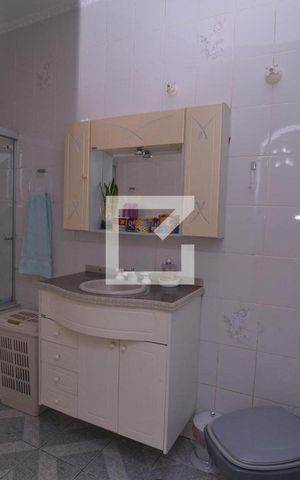 Casa à venda com 236m², 4 quartos e 6 vagasBanheiro da Suíte 1