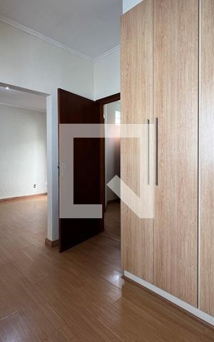 Casa à venda com 250m², 3 quartos e 4 vagas Casa à venda com 250m², 3 quartos e 4 vagasCloset da suíte