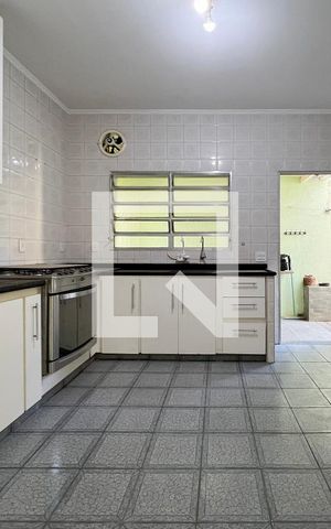 Casa à venda com 250m², 3 quartos e 4 vagas Casa à venda com 250m², 3 quartos e 4 vagasCozinha