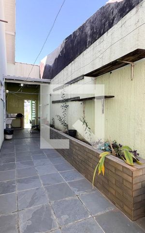 Casa à venda com 250m², 3 quartos e 4 vagas Casa à venda com 250m², 3 quartos e 4 vagasQuintal