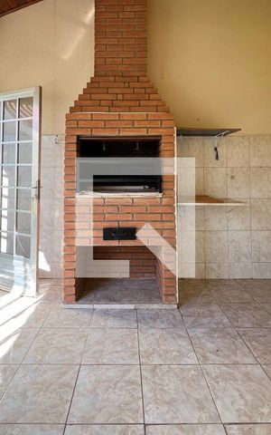 Casa à venda com 250m², 3 quartos e 4 vagas Casa à venda com 250m², 3 quartos e 4 vagasChurrasqueira