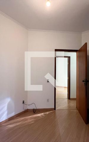 Casa à venda com 250m², 3 quartos e 4 vagas Casa à venda com 250m², 3 quartos e 4 vagasQuarto