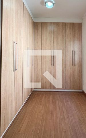 Casa à venda com 250m², 3 quartos e 4 vagas Casa à venda com 250m², 3 quartos e 4 vagasCloset da suíte