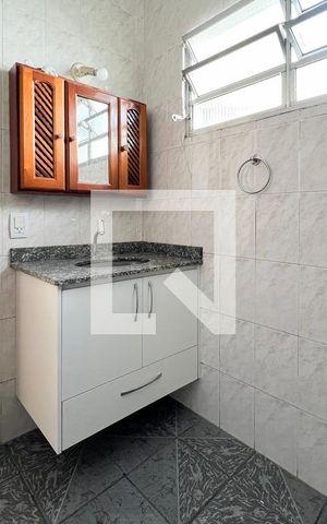 Casa à venda com 250m², 3 quartos e 4 vagas Casa à venda com 250m², 3 quartos e 4 vagasBanheiro da Suíte