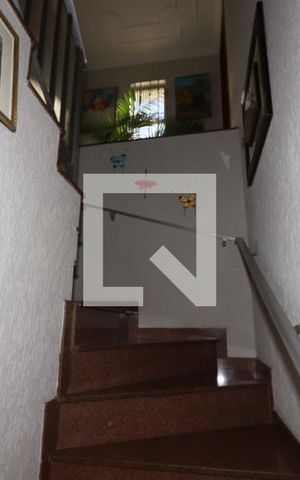 Casa à venda com 400m², 3 quartos e 12 vagasCorredor e Escada
