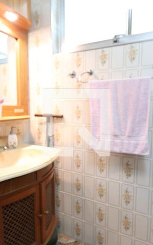 Casa à venda com 400m², 3 quartos e 12 vagasBanheiro da Suíte 2