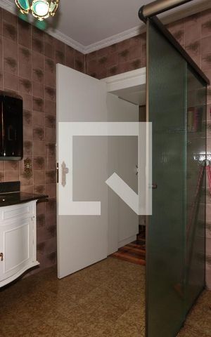 Casa à venda com 400m², 3 quartos e 12 vagasBanheiro da Suíte 1