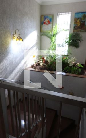 Casa à venda com 400m², 3 quartos e 12 vagasCorredor e Escada