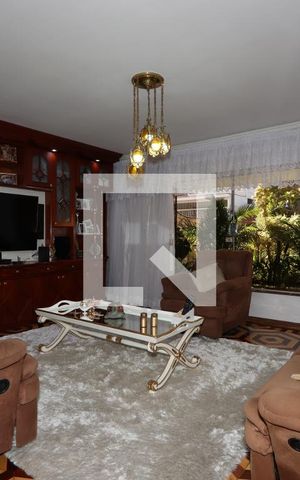 Casa à venda com 400m², 3 quartos e 12 vagasSala