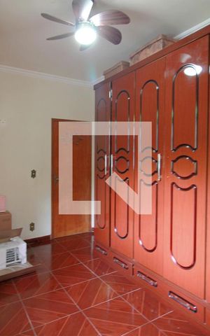 Casa para alugar com 265m², 5 quartos e 2 vagasQuarto 4