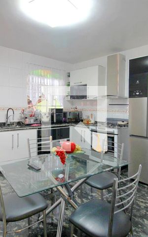 Casa para alugar com 265m², 5 quartos e 2 vagasCozinha