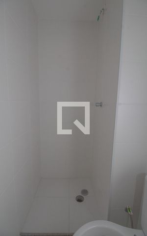 Apartamento para alugar com 32m², 2 quartos e 1 vaga Apartamento para alugar com 32m², 2 quartos e 1 vagaBanheiro