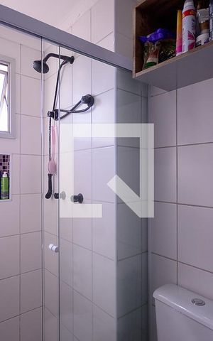 Apartamento à venda com 70m², 3 quartos e 2 vagas Apartamento à venda com 70m², 3 quartos e 2 vagasBanheiro da Suite
