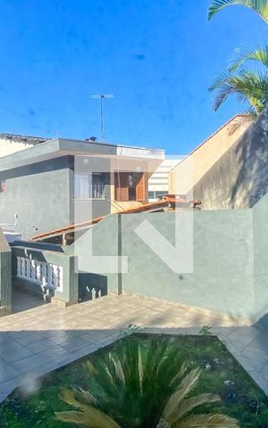 Casa à venda com 275m², 3 quartos e 3 vagas Casa à venda com 275m², 3 quartos e 3 vagasVista do Quarto de Serviço