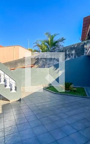 Casa à venda com 275m², 3 quartos e 3 vagas Casa à venda com 275m², 3 quartos e 3 vagasQuintal
