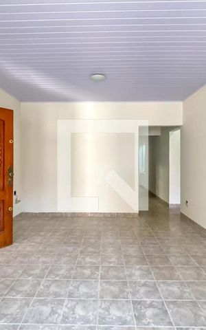 Casa à venda com 275m², 3 quartos e 3 vagas Casa à venda com 275m², 3 quartos e 3 vagasSala