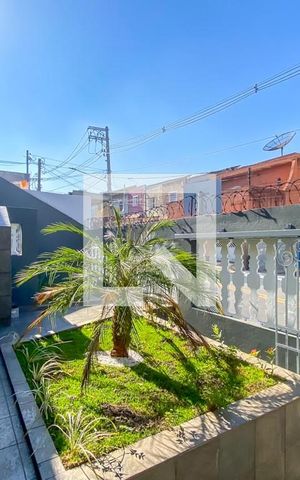 Casa à venda com 275m², 3 quartos e 3 vagas Casa à venda com 275m², 3 quartos e 3 vagasJardim da Frente