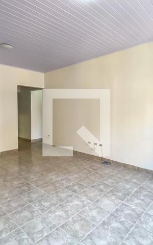Casa à venda com 275m², 3 quartos e 3 vagas Casa à venda com 275m², 3 quartos e 3 vagasSala