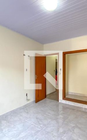 Casa à venda com 275m², 3 quartos e 3 vagas Casa à venda com 275m², 3 quartos e 3 vagasQuarto 1