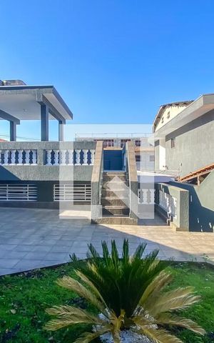 Casa à venda com 275m², 3 quartos e 3 vagas Casa à venda com 275m², 3 quartos e 3 vagasQuintal