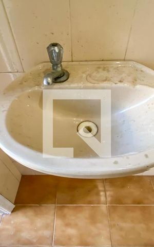 Casa à venda com 275m², 3 quartos e 3 vagas Casa à venda com 275m², 3 quartos e 3 vagasBanheiro de Serviço