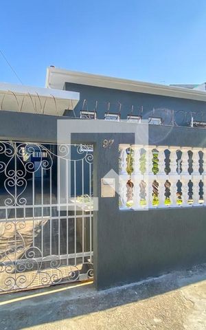 Casa à venda com 275m², 3 quartos e 3 vagas Casa à venda com 275m², 3 quartos e 3 vagasJardim da Frente