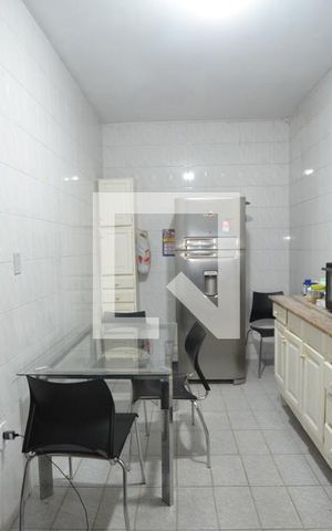 Apartamento para alugar com 160m², 4 quartos e sem vagaCozinha