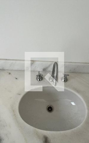 Apartamento à venda com 96m², 2 quartos e 2 vagasBanheiro da Suíte 1