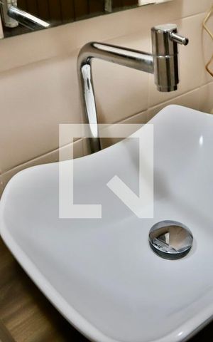 Casa à venda com 320m², 3 quartos e 3 vagas Casa à venda com 320m², 3 quartos e 3 vagasBanheiro de serviço