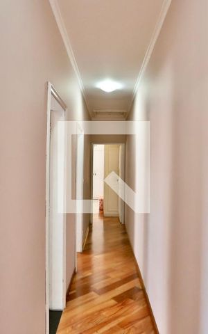 Casa à venda com 320m², 3 quartos e 3 vagas Casa à venda com 320m², 3 quartos e 3 vagasCorredor