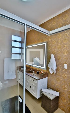 Casa à venda com 320m², 3 quartos e 3 vagas Casa à venda com 320m², 3 quartos e 3 vagasBanheiro do Quarto 1