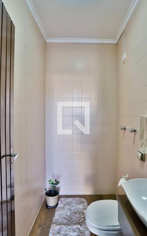 Casa à venda com 320m², 3 quartos e 3 vagas Casa à venda com 320m², 3 quartos e 3 vagasBanheiro de serviço