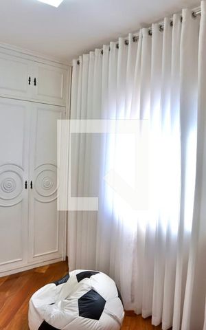 Casa à venda com 320m², 3 quartos e 3 vagas Casa à venda com 320m², 3 quartos e 3 vagasQuarto 3