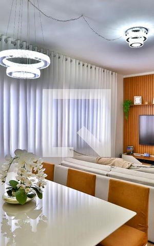 Casa à venda com 320m², 3 quartos e 3 vagas Casa à venda com 320m², 3 quartos e 3 vagasSala de Jantar e TV