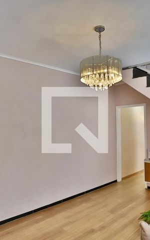 Casa à venda com 320m², 3 quartos e 3 vagas Casa à venda com 320m², 3 quartos e 3 vagasSala