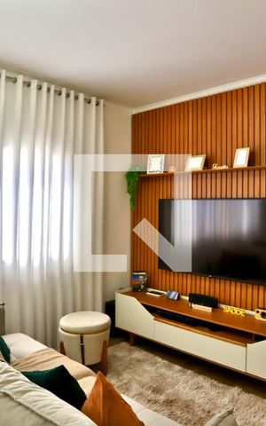 Casa à venda com 320m², 3 quartos e 3 vagas Casa à venda com 320m², 3 quartos e 3 vagasSala de TV