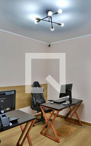Casa à venda com 320m², 3 quartos e 3 vagas Casa à venda com 320m², 3 quartos e 3 vagasEscritório