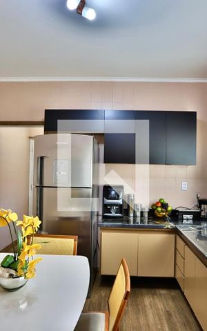 Casa à venda com 320m², 3 quartos e 3 vagas Casa à venda com 320m², 3 quartos e 3 vagasCozinha