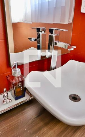 Casa à venda com 320m², 3 quartos e 3 vagas Casa à venda com 320m², 3 quartos e 3 vagasBanheiro