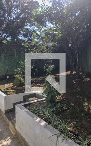 Casa de condomínio à venda com 250m², 3 quartos e 4 vagas Casa de condomínio à venda com 250m², 3 quartos e 4 vagasÁrea externa
