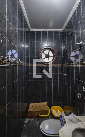 Casa à venda com 325m², 3 quartos e 4 vagas Casa à venda com 325m², 3 quartos e 4 vagasBanheiro