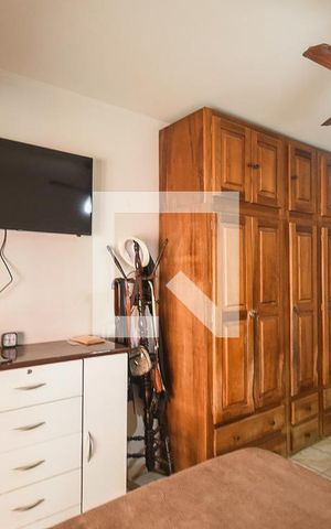 Casa à venda com 325m², 3 quartos e 4 vagas Casa à venda com 325m², 3 quartos e 4 vagasSuíte 2
