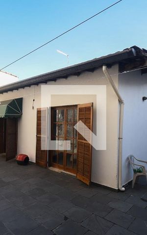 Casa à venda com 325m², 3 quartos e 4 vagas Casa à venda com 325m², 3 quartos e 4 vagasChuveiro do Banheiro da Suíte 2