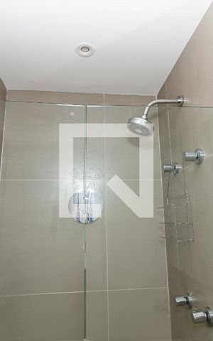Studio para alugar com 34m², 1 quarto e 1 vaga Studio para alugar com 34m², 1 quarto e 1 vagaBanheiro